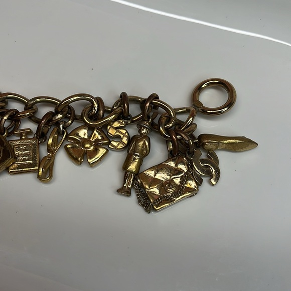 2002 Vintage CHANEL CHARM BRACELET - Picture 9 of 9